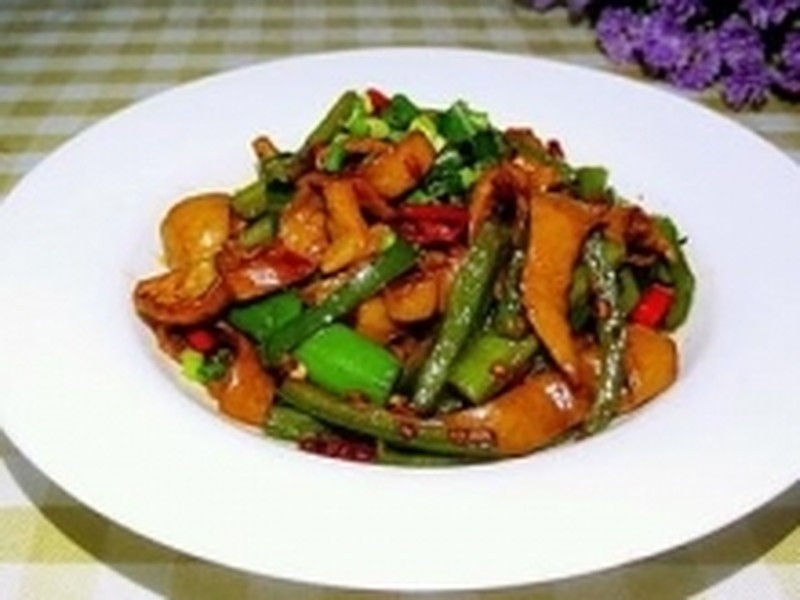 青椒爆肥肠