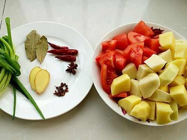 【番茄土豆烧牛腩】步骤3