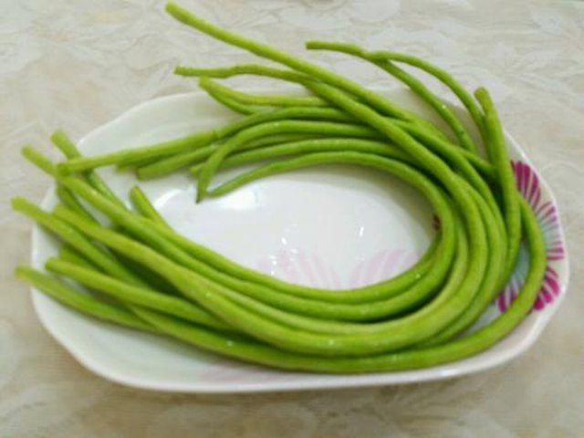 【咸鱼炒豆角】步骤2
