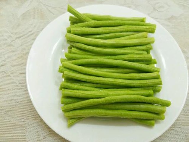 【咸鱼炒豆角】步骤4