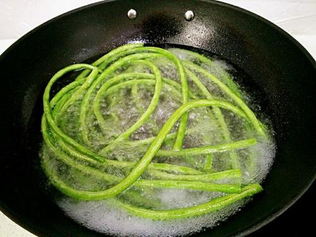 【风味豇豆结】步骤2