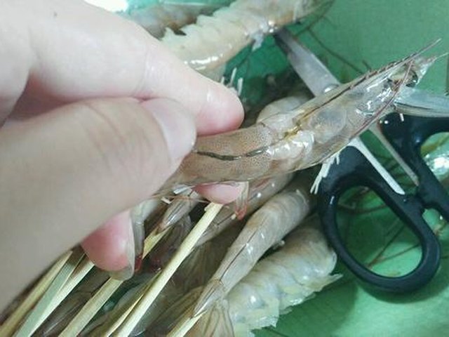 【香酥蛋黄虾】步骤3制作图解