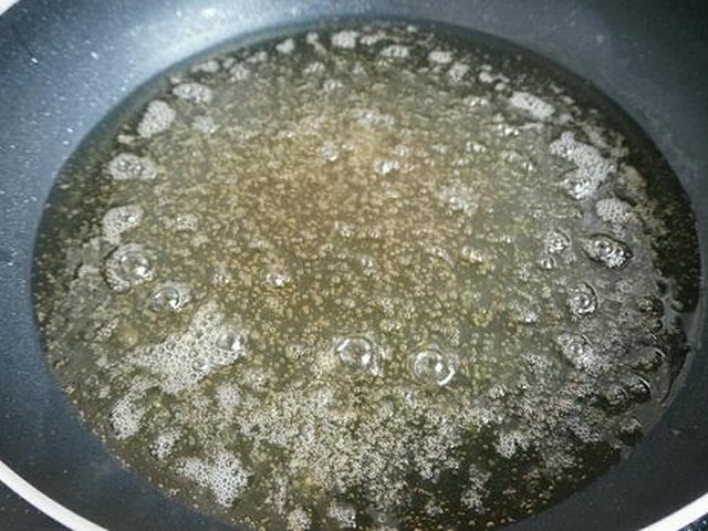 【香酥蛋黄虾】步骤4制作图解