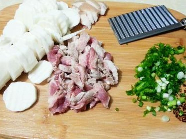 【肉丝炒山药】步骤2制作图解