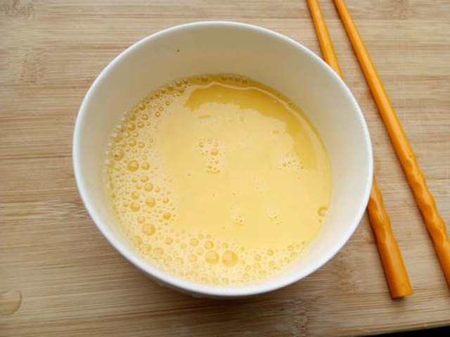 【鸡蛋炒粉丝】步骤2制作图解