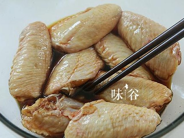 【茶香鸡翅中】步骤2