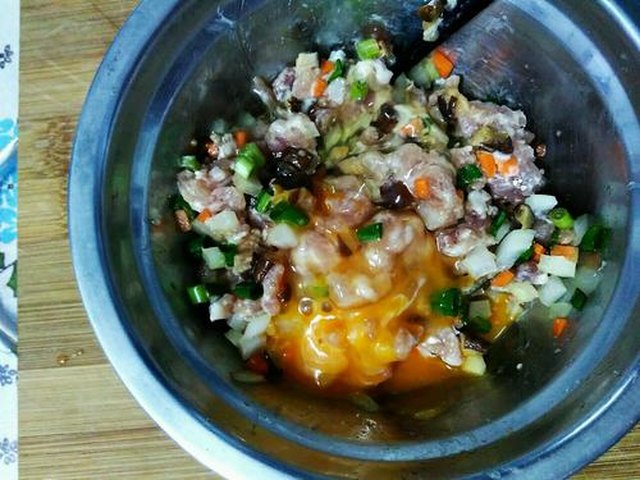 【鲫鱼塞肉】步骤4