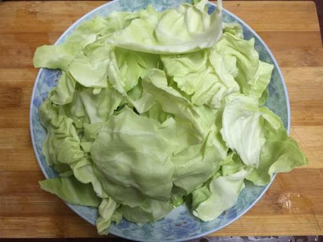 【干锅手撕卷心菜】步骤1制作图解