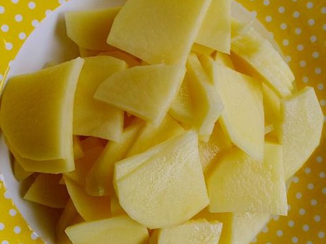 【辣白菜炒土豆片】步骤1制作图解