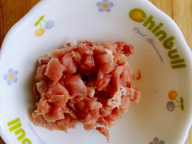【辣白菜炒土豆片】步骤2制作图解