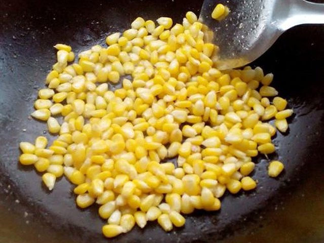 【碎肉玉米】步骤4制作图解