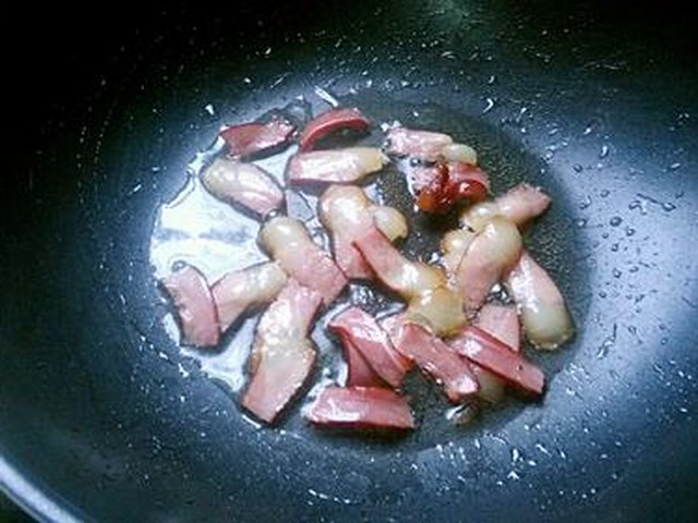 【荷兰豆炒腊肉】步骤3