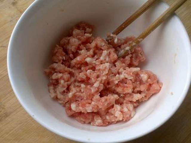 【水汆丸子】步骤1制作图解