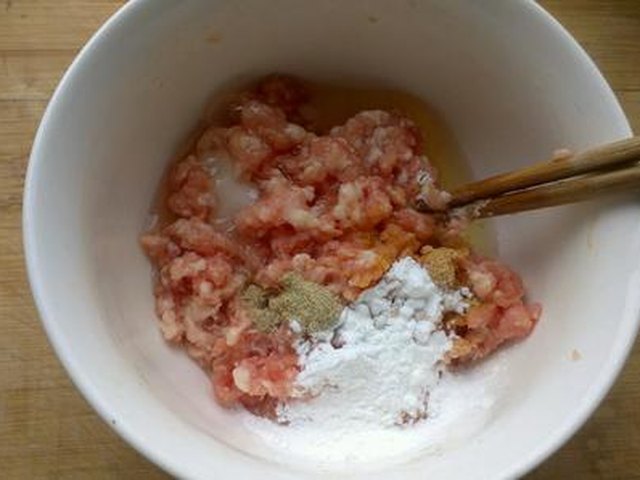 【水汆丸子】步骤2制作图解