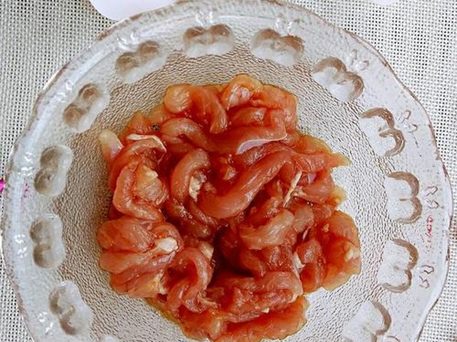 【山药炒肉】步骤2制作图解