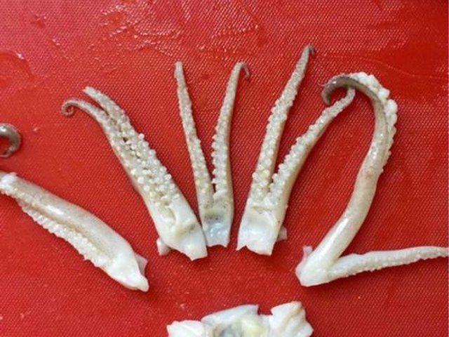 【炒鱿鱼须】步骤4制作图解