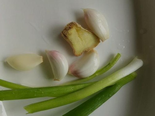 【土豆焖鸡】步骤3制作图解