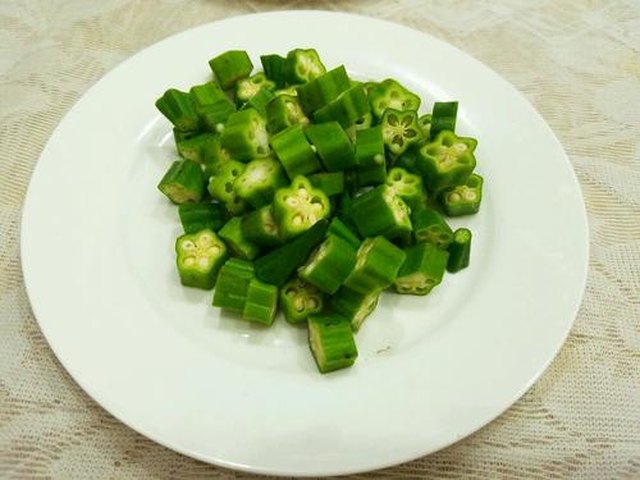 【秋葵炒火腿】步骤2