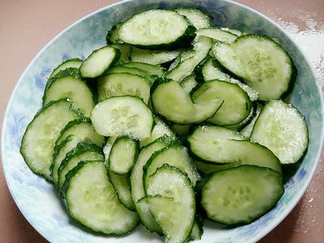 【黄瓜炒肉】步骤3制作图解