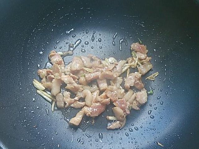 【金针菇炒肉丝】步骤4