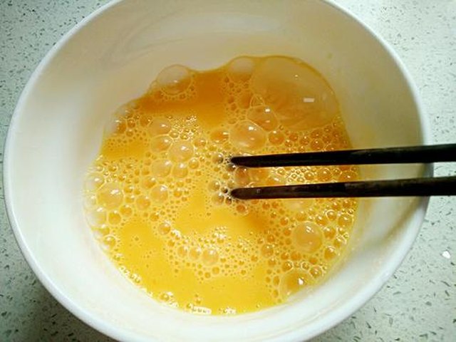 【葱花炒蛋】步骤3制作图解