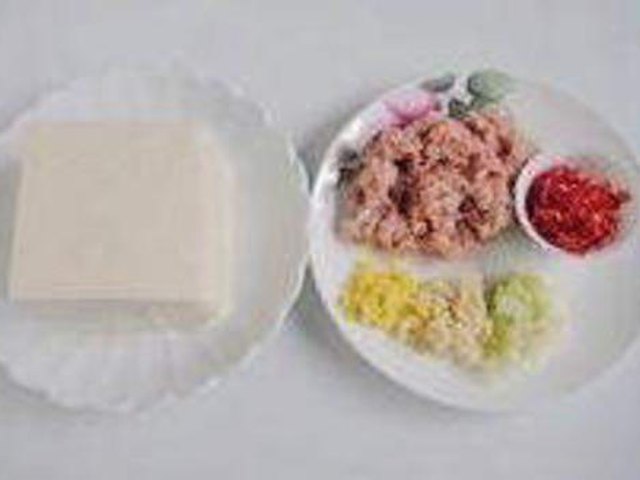 【鱼香豆腐】步骤1制作图解