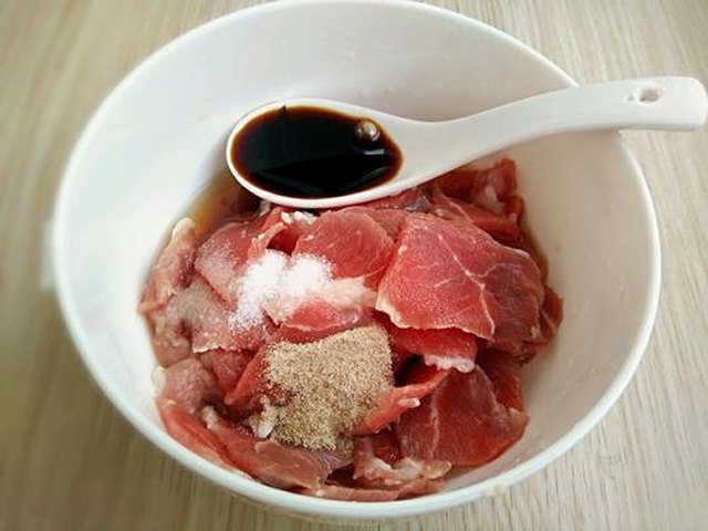 【爆炒羊肉】步骤1制作图解