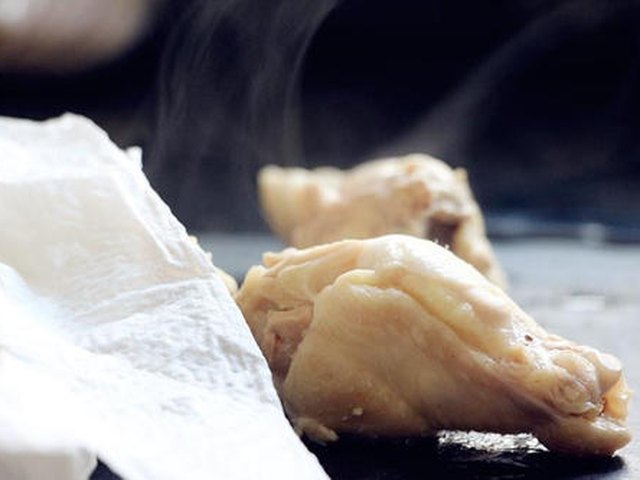 【啤酒烧鸡翅根】步骤2制作图解