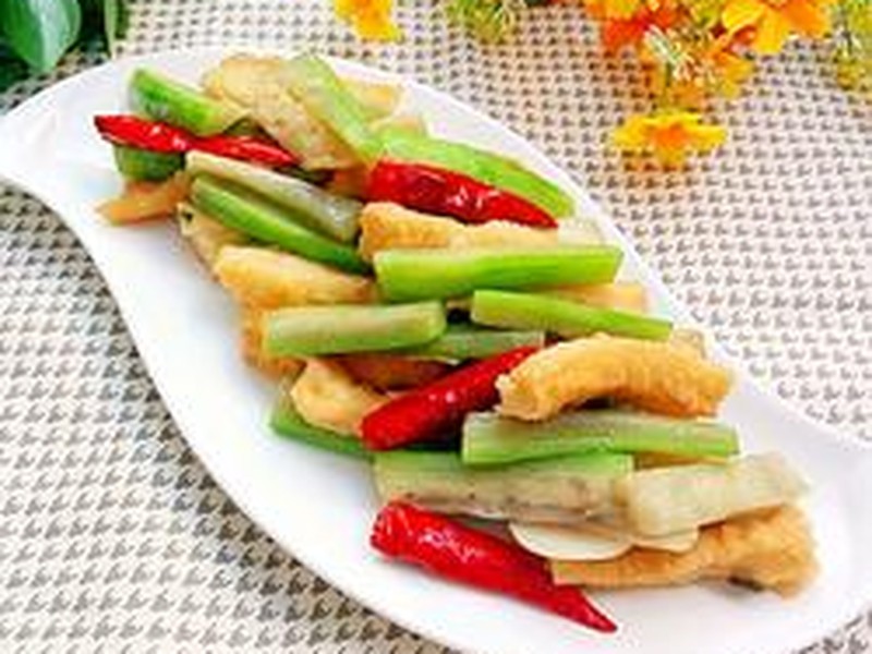 油条烩丝瓜
