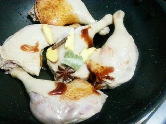 【香酥鸭腿】步骤3