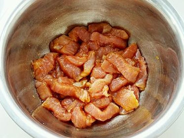 【蚝油溜肉段】步骤2制作图解