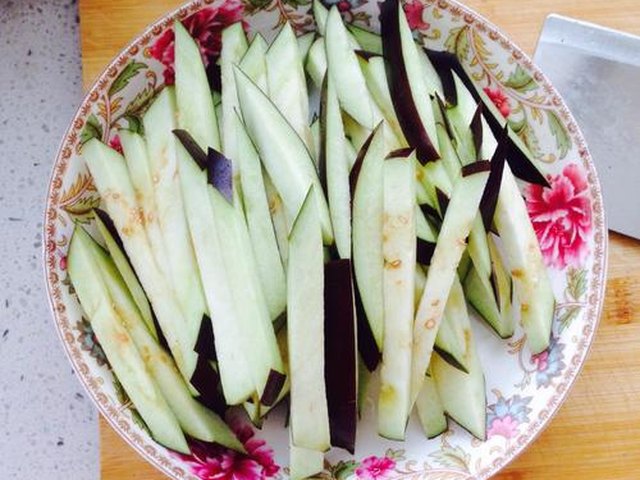 【糖醋茄子】步骤2制作图解