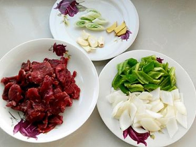 【蚝油牛肉】步骤1制作图解