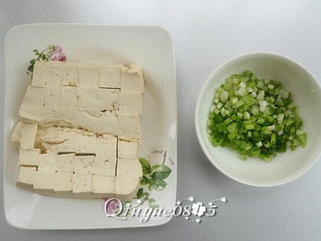 【小葱拌豆腐】步骤2