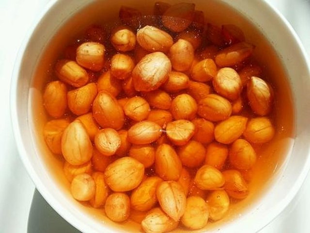 【芹菜花生米】步骤2