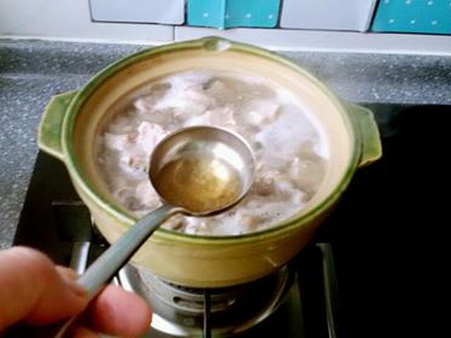 【清汤羊肉萝卜煲】步骤4