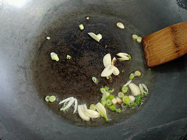 【酸甜圆白菜】步骤4制作图解