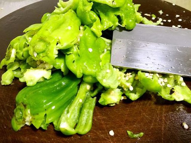 【豆豉煸辣椒】步骤2制作图解
