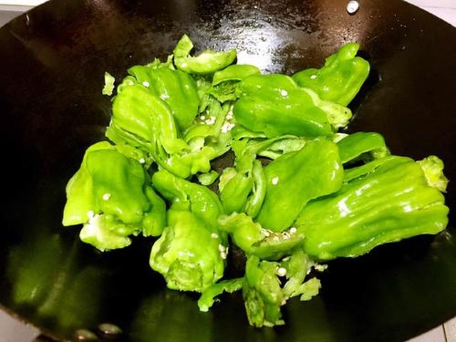 【豆豉煸辣椒】步骤3制作图解