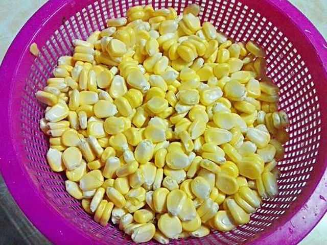 【炒玉米】步骤2制作图解