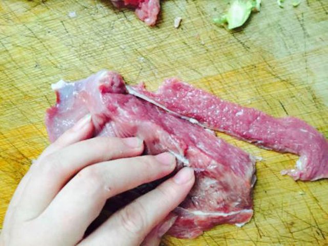 【孜然羊肉片】步骤2制作图解