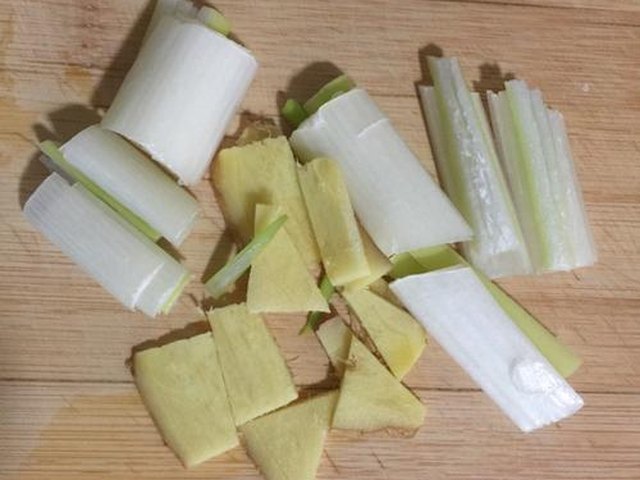 【香煎鸡翅】步骤3制作图解