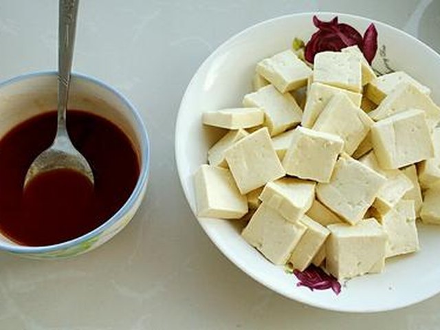 【糖醋脆皮豆腐】步骤1制作图解