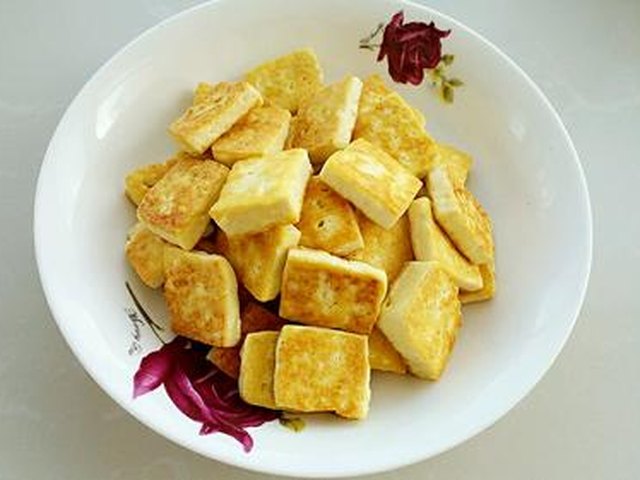 【糖醋脆皮豆腐】步骤3制作图解