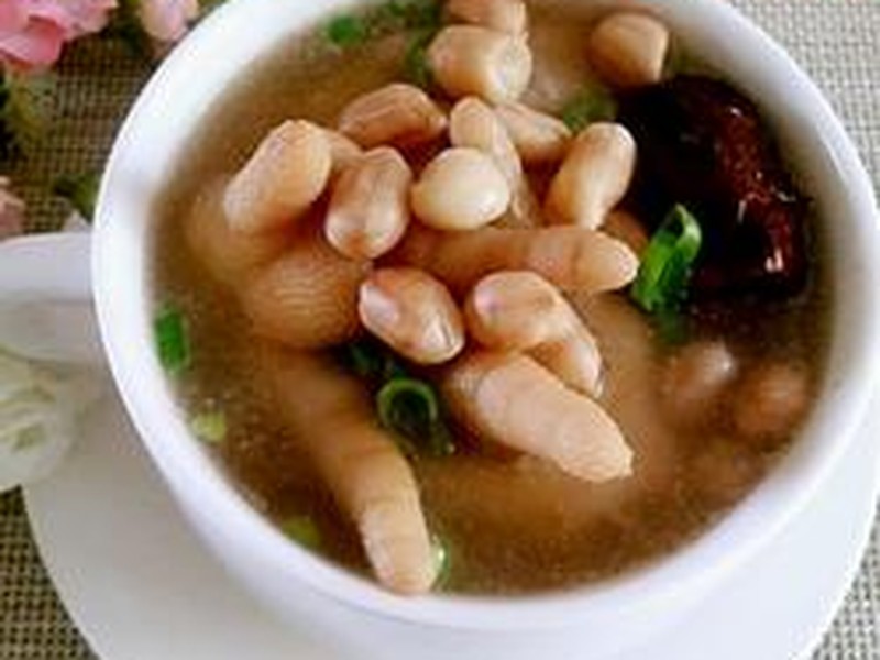 鸡爪花生红枣汤