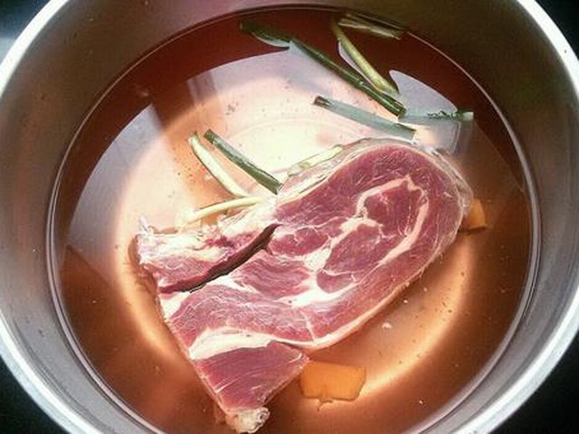 【孜然牙签牛肉】步骤1制作图解