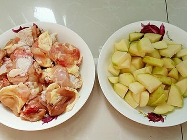 【红烧土豆鸡块】步骤1制作图解