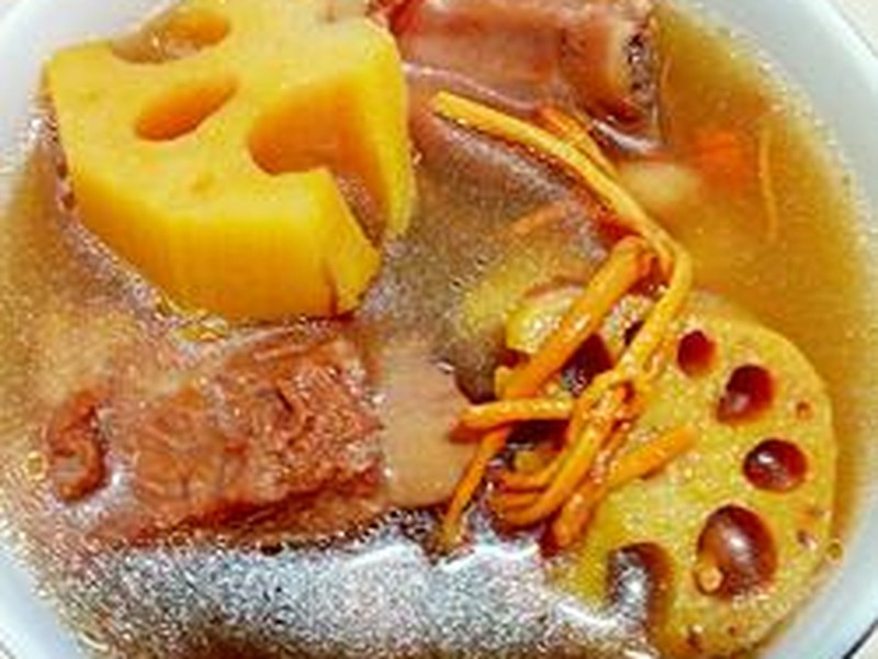 虫草花莲藕排骨汤