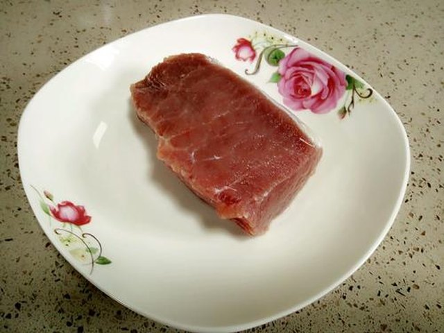 【蒜苔肉丝】步骤1