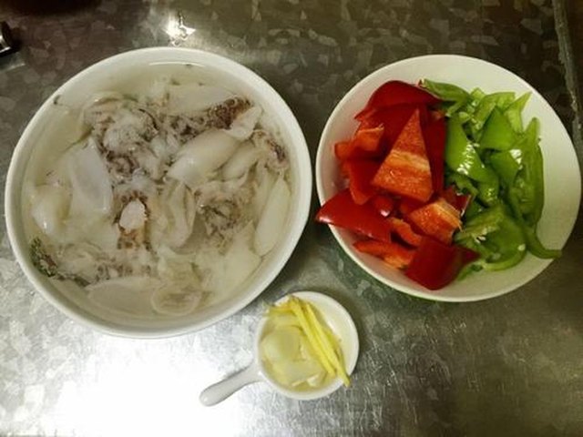 【香辣墨鱼仔】步骤1